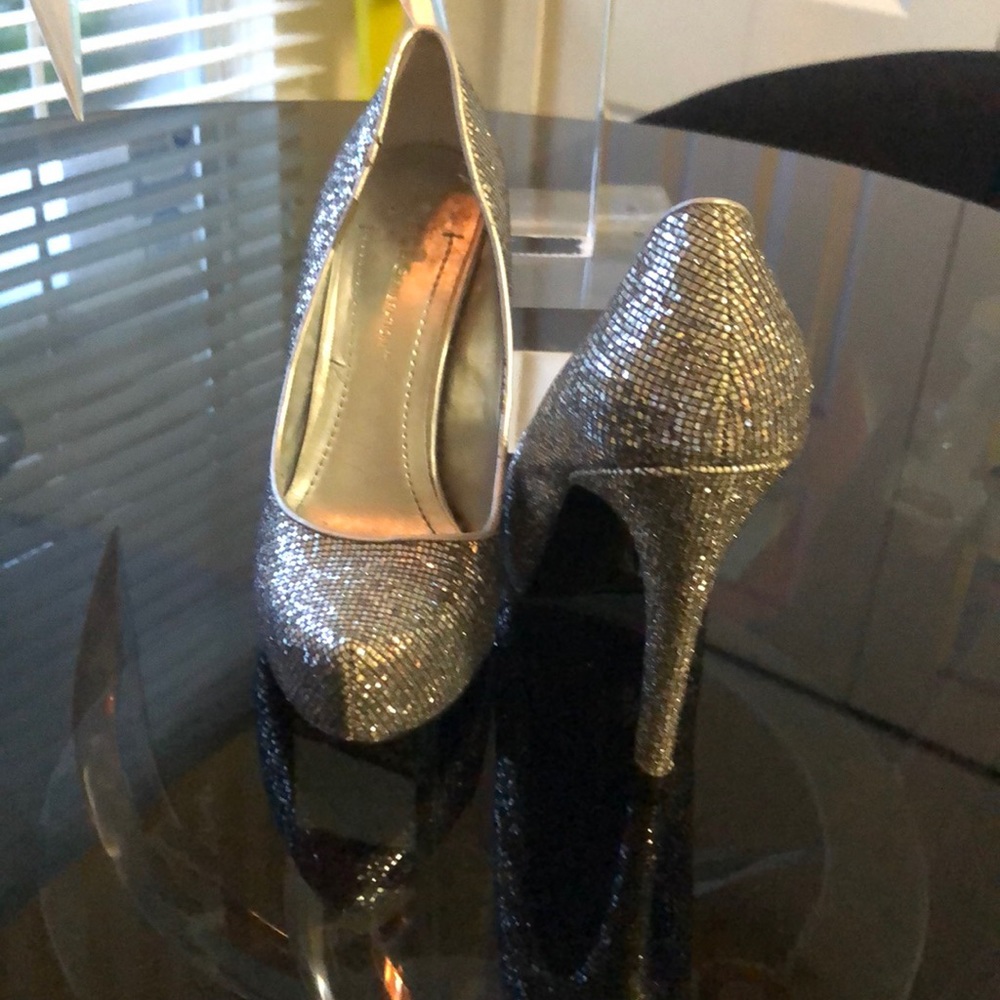 Shoes - Picture 2 of 3